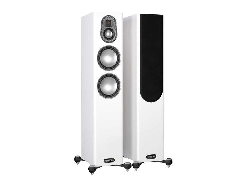 Monitor Audio Gold 200 nevertheless delivers full-scale performance. Its three-way design features two 6½" (165 mm) RDT II bass drivers beneath a 2½" (64 mm) C-CAM mid-range driver with a MPD high-frequency transducer module, backed up by dual rear-firing HiVe II ports.